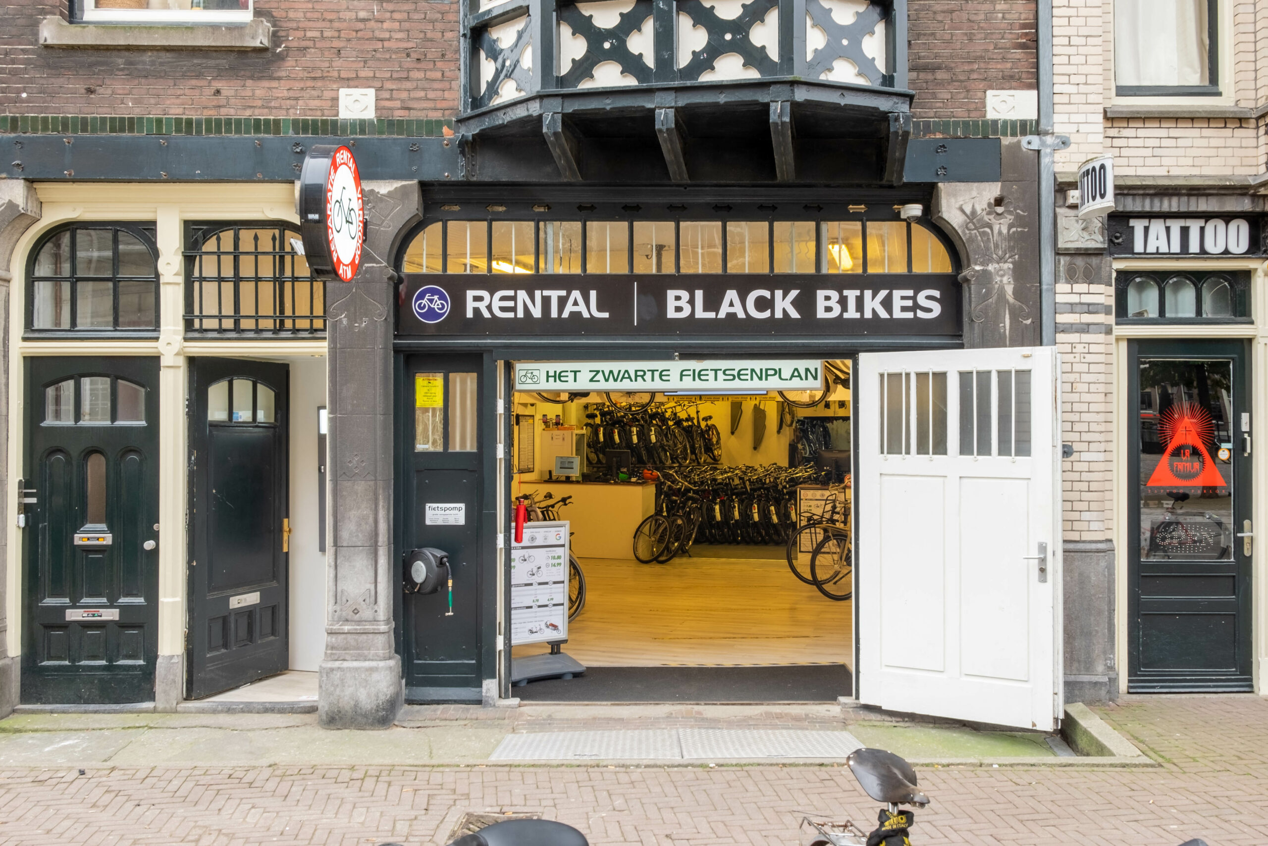 Black Bikes Rental in Amsterdam